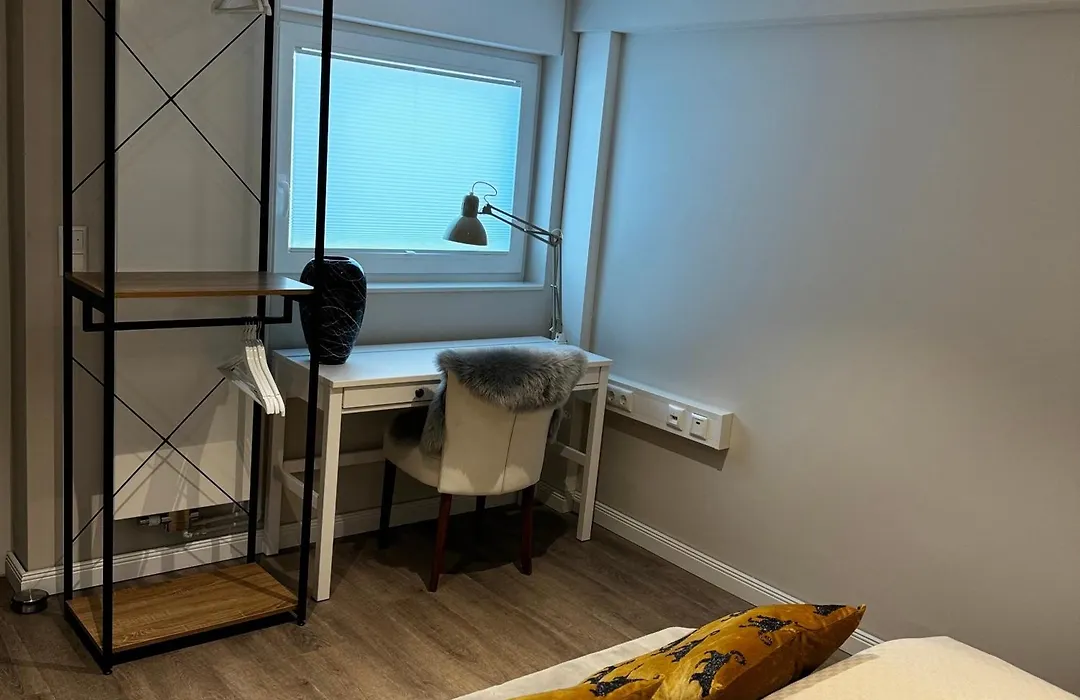 Souterrain - Privatwohnung mit Schlafzimmer im Einfamilienhaus-1